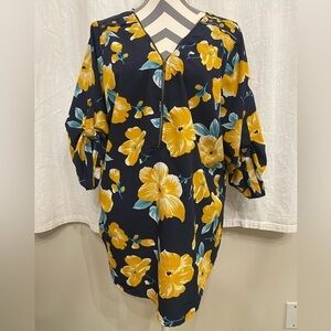 Women’s zip up Floral Blouse‎ 1X